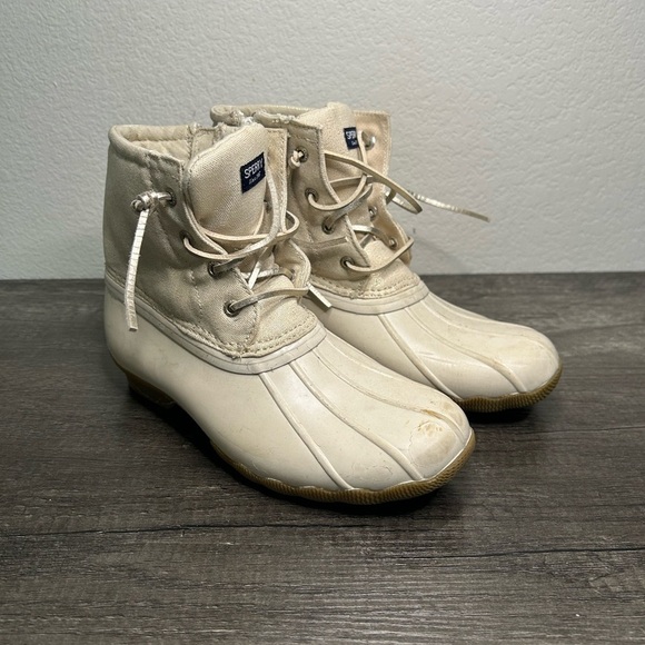 Sperry Saltwater Boot Ivory w Gold Girls Sz 4 - Picture 1 of 10